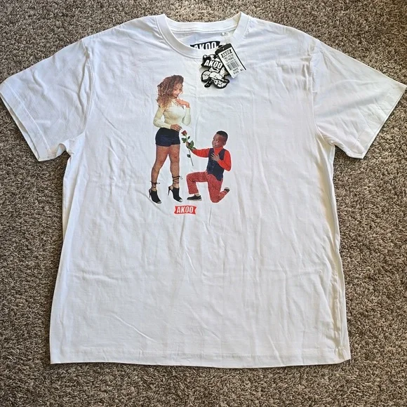 Rare Akoo Graphic Tee with Young Man On His Knee - Picture 1 of 6